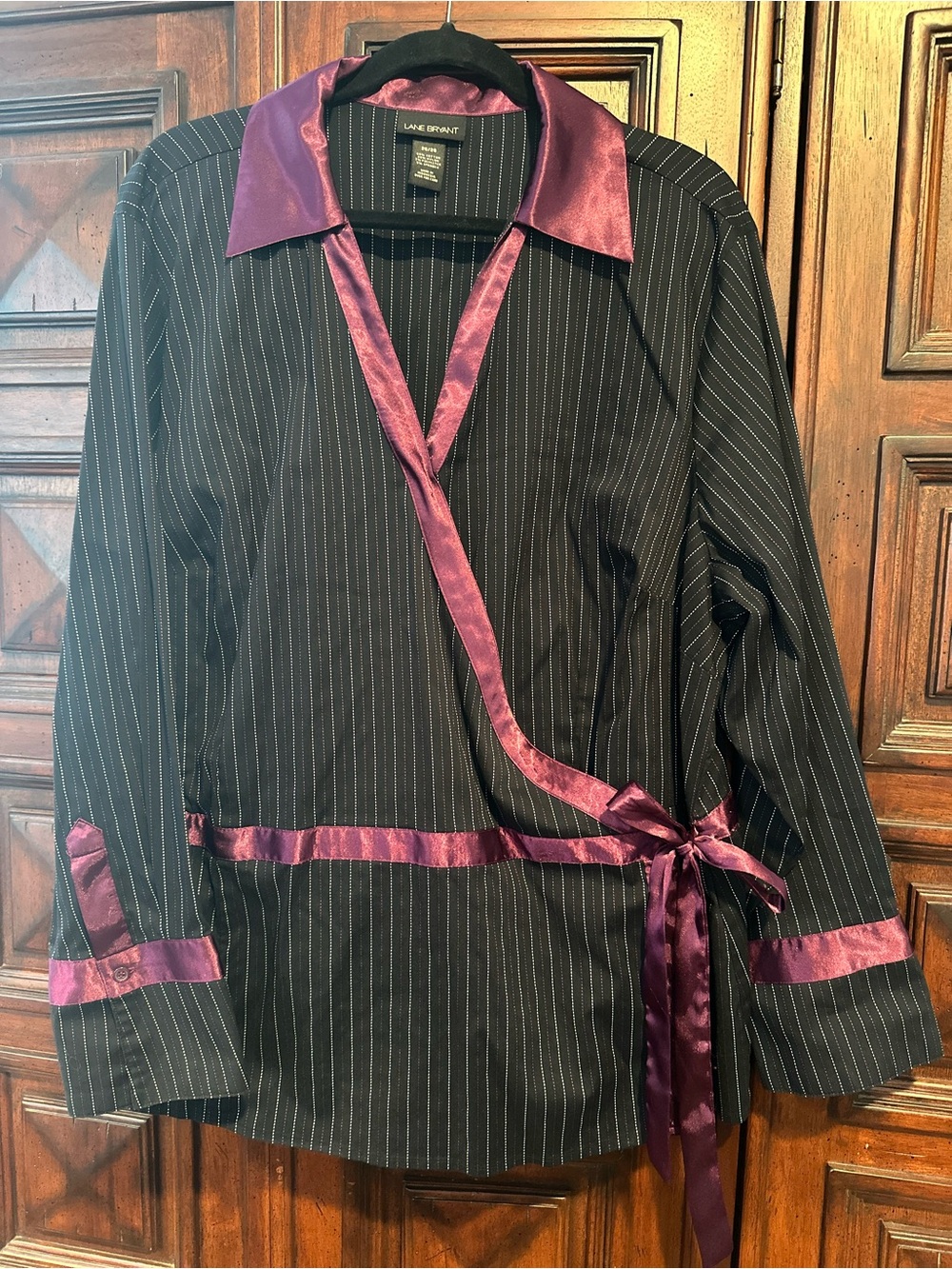 26/28 Lane Bryant Black Pinstripe Wrap Dressy Top Purple Satin Trim French Cuffs